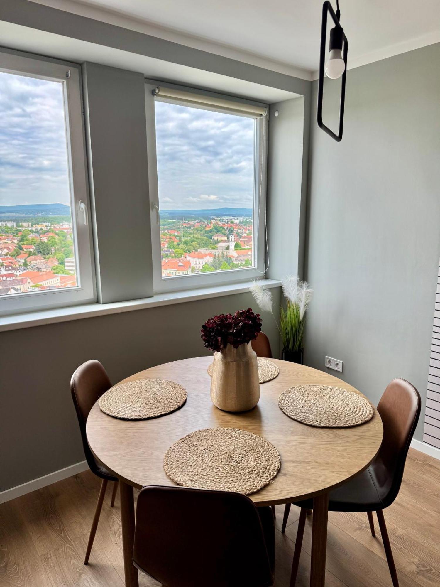 Panorama View Deluxe Apartment Veszprém Exterior foto